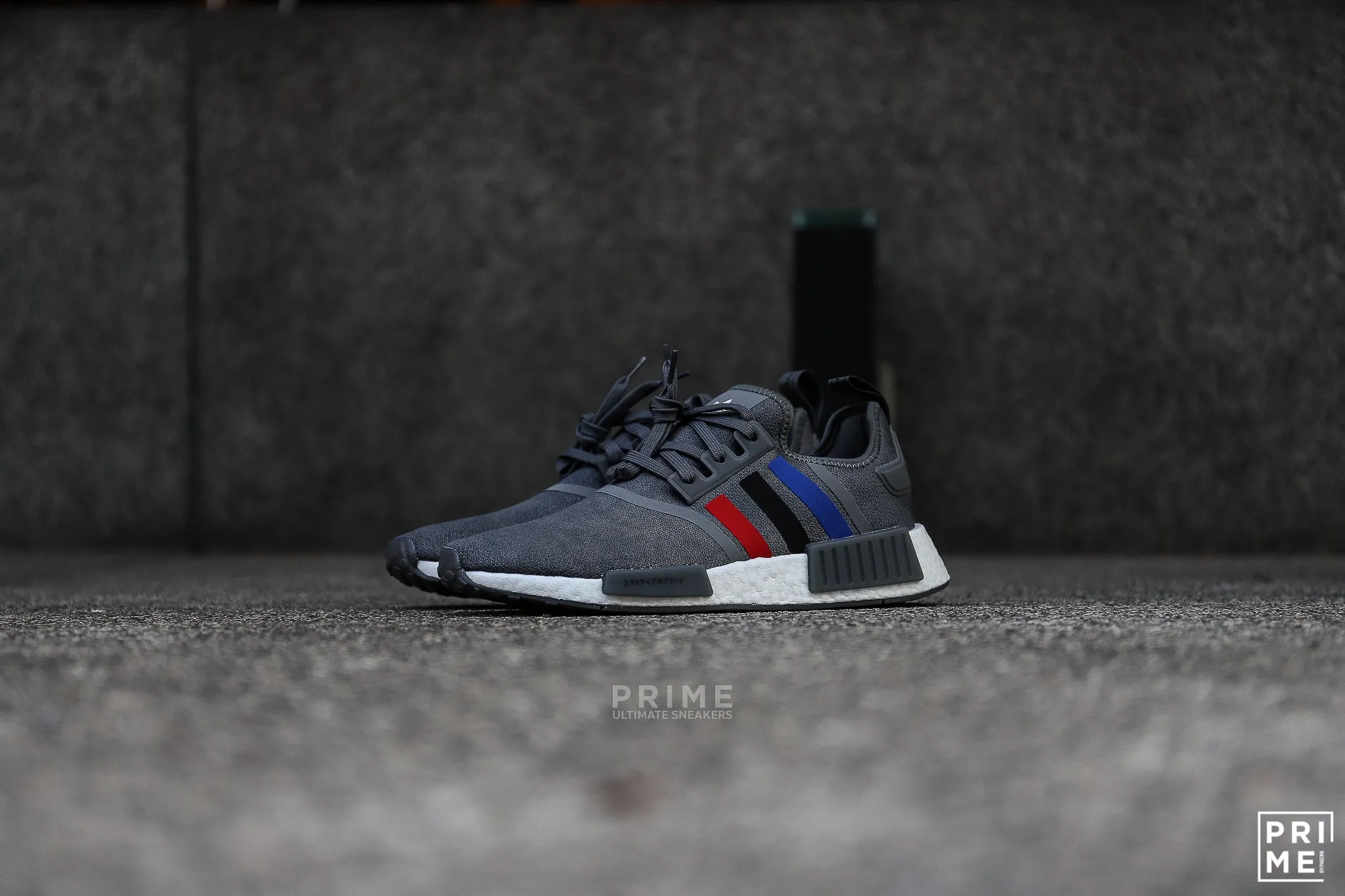 Adidas NMD R1 Grey Four / Core Black  (FZ5708)