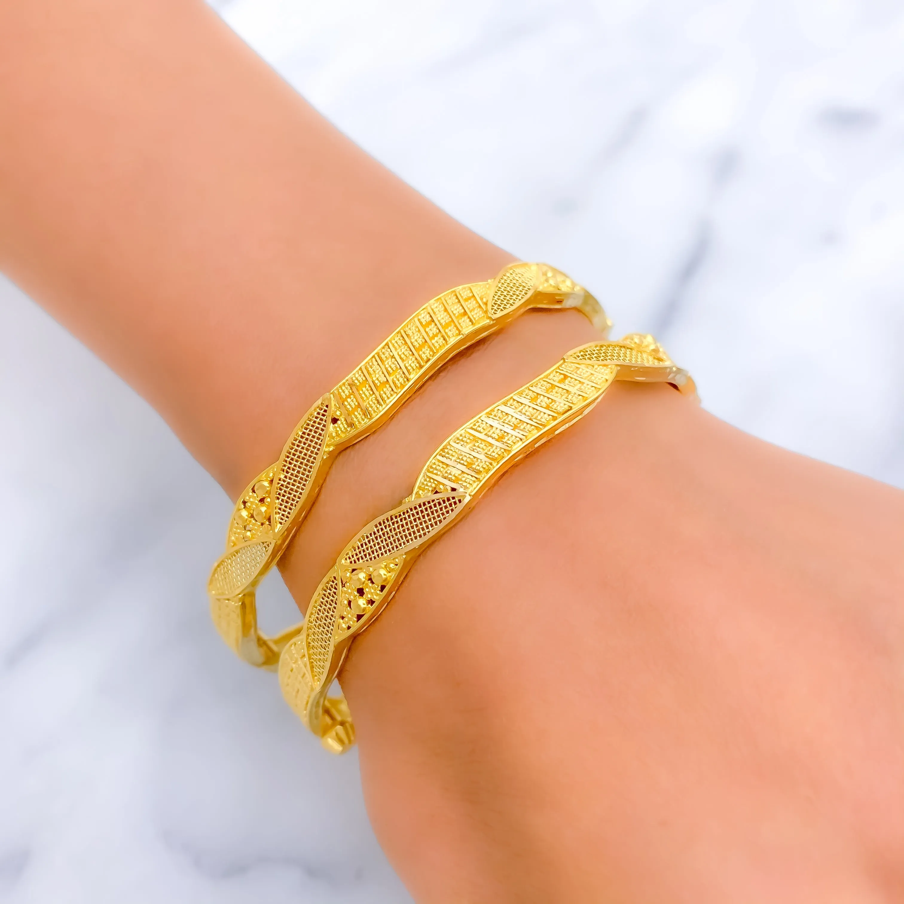 Attractive Netted Leaf 22k Gold Bangles