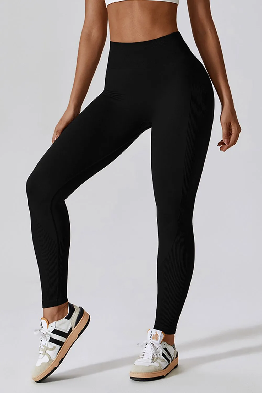 Lange Sport-Leggings mit breitem Bund und schmaler Passform