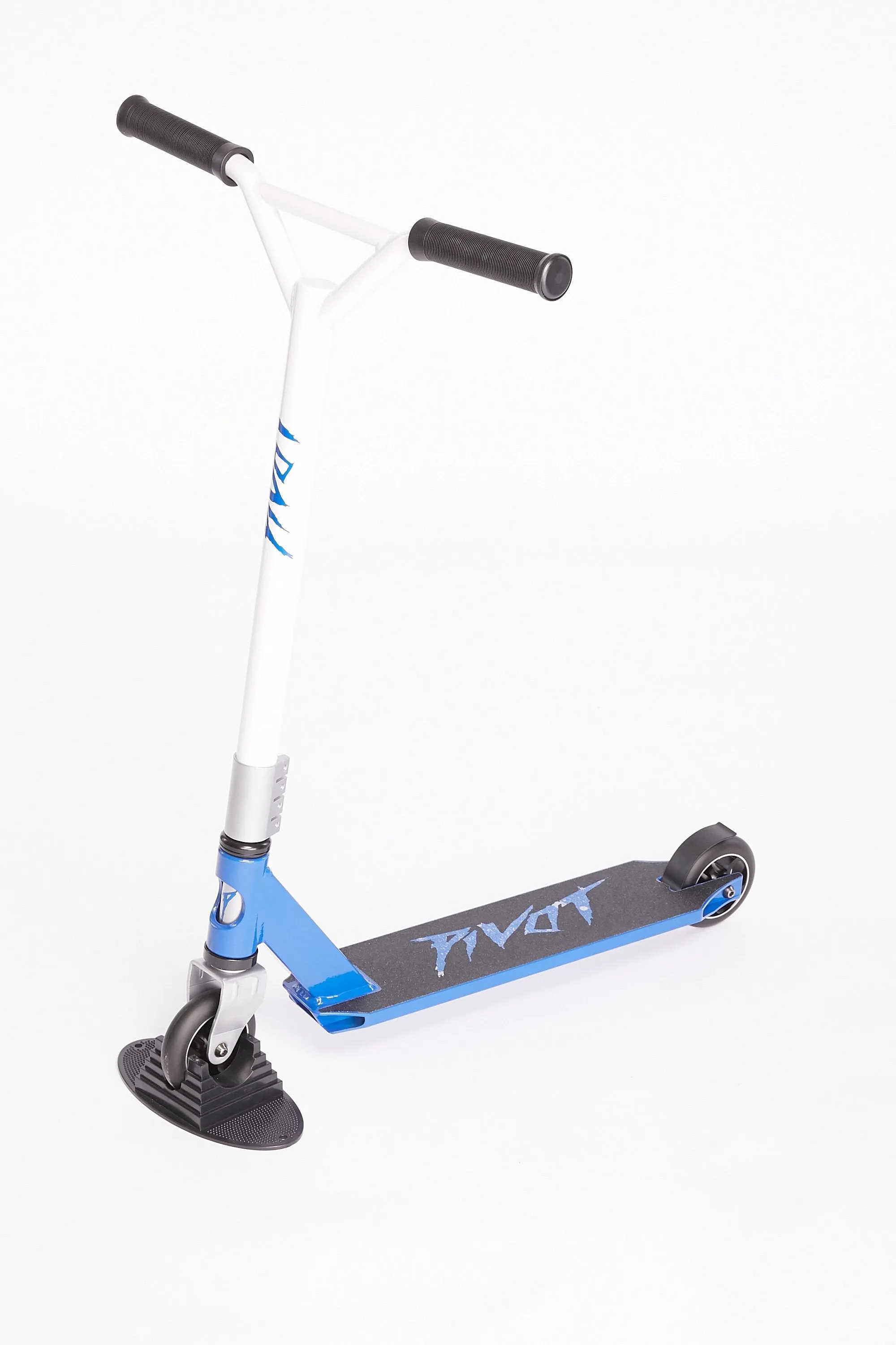 Pivot Blue and White Scooter